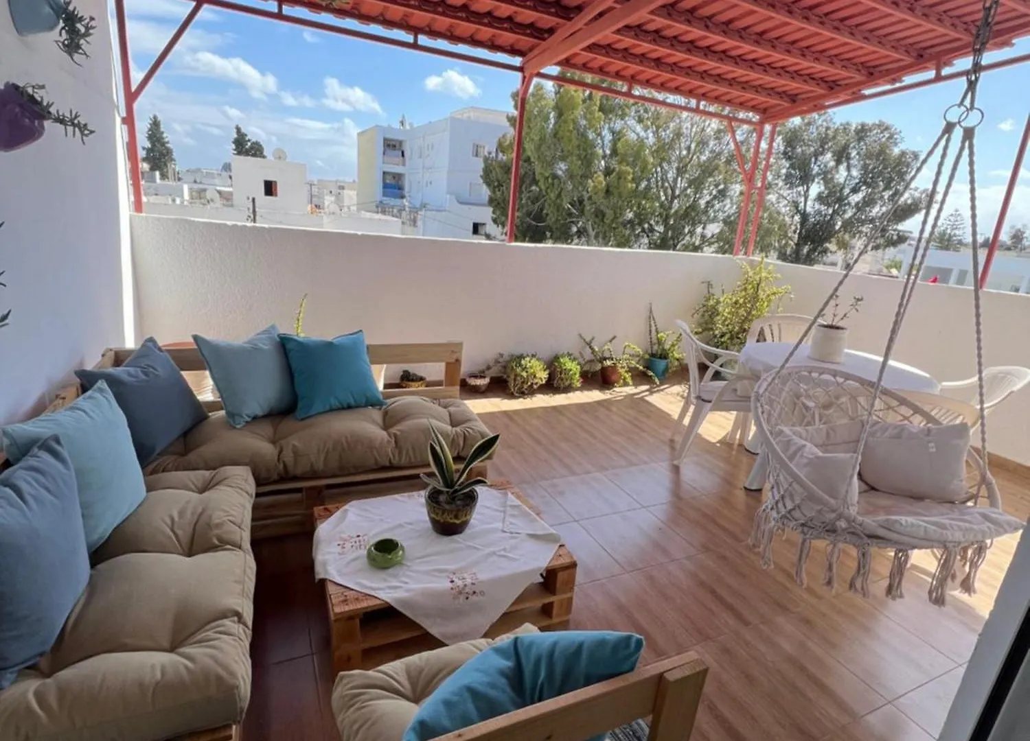 Private Floor, Shared Stairs Etage Prive Escalier Entree Partages location