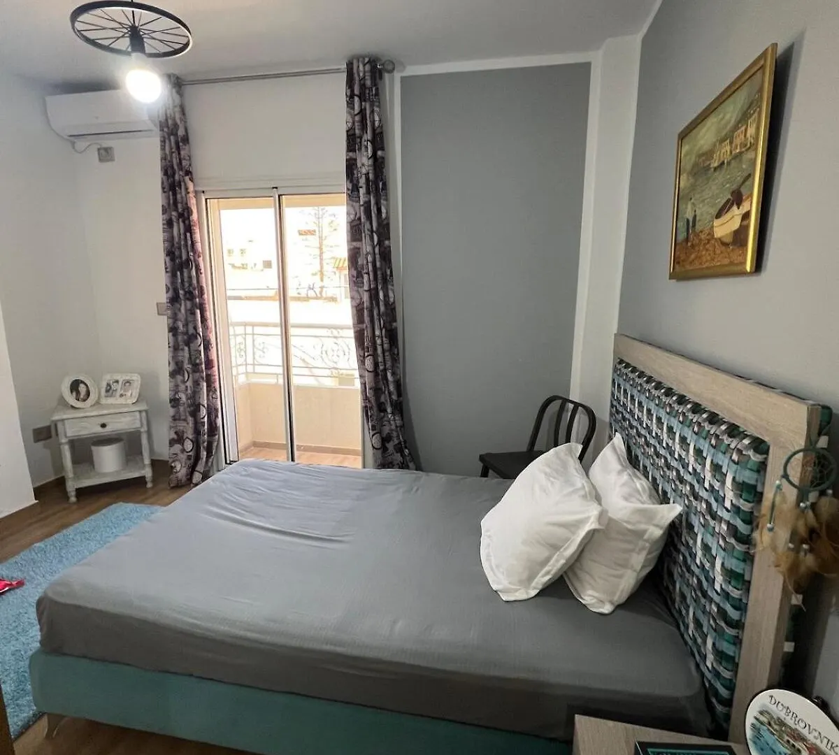 Private Floor, Shared Stairs Etage Prive Escalier Entree Partages Apartment Ariana