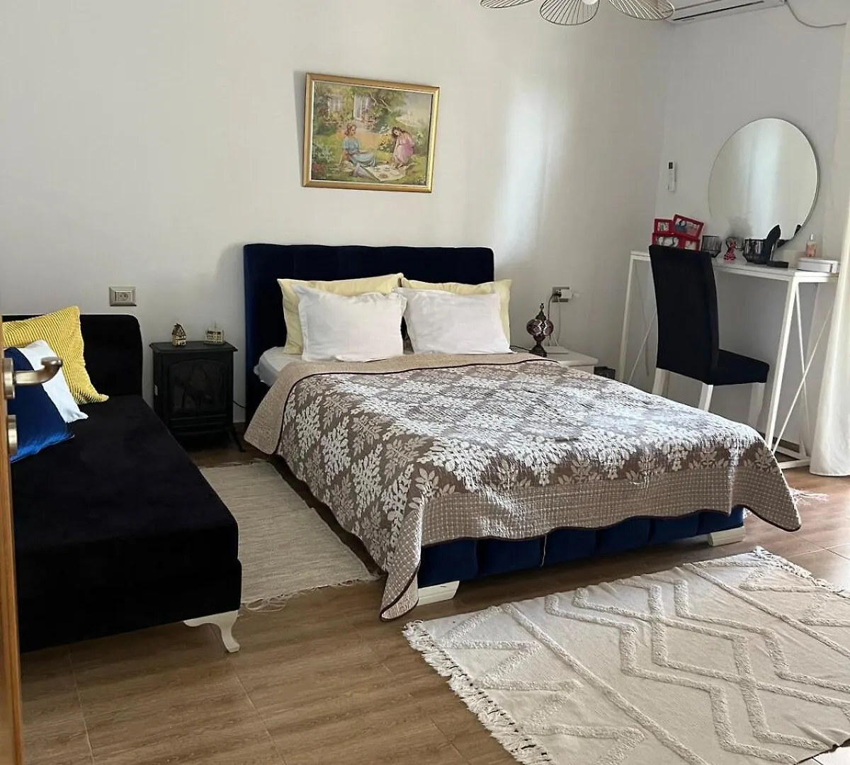 Private Floor, Shared Stairs Etage Prive Escalier Entree Partages Apartment Ariana 0*,